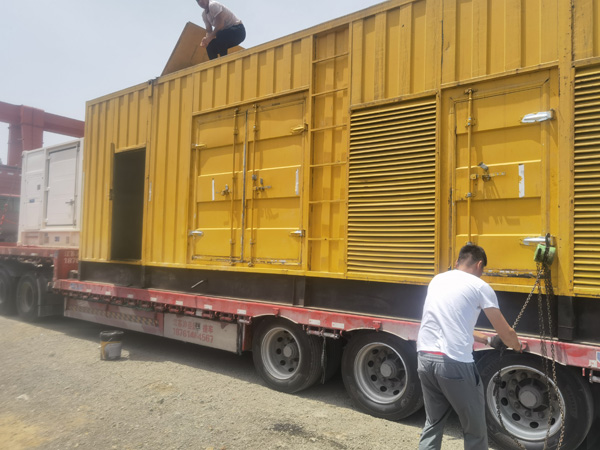 玛沁除了负载情况和发动机维护，还有哪些因素会影响 200kw 柴油发电机的油耗？